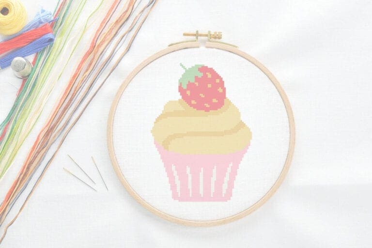 Free cross stitch strawberry cupcake PDF pattern