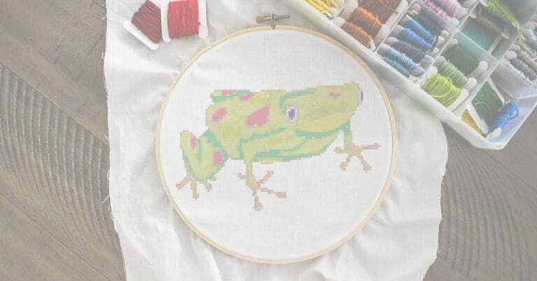 Green rainforest frog cross stitch (free)