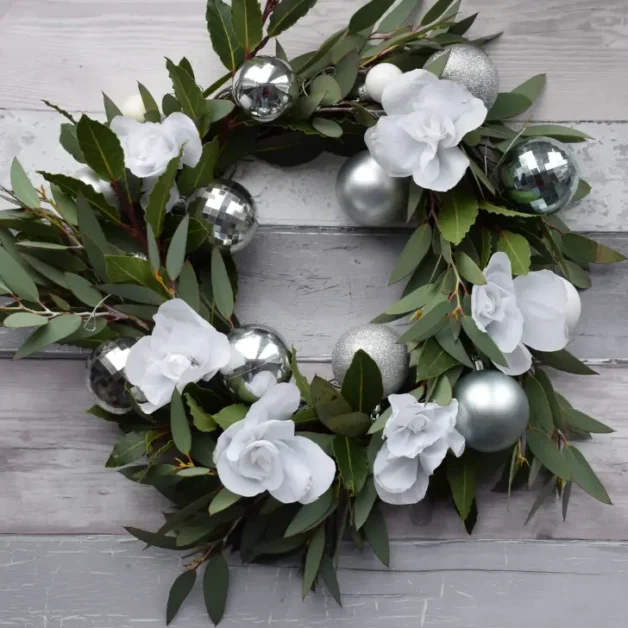 Crepe Paper Rose Wreath (DIY tutorial)