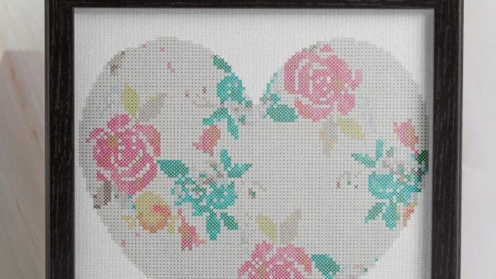 Image for Vintage roses heart cross stitch (free)