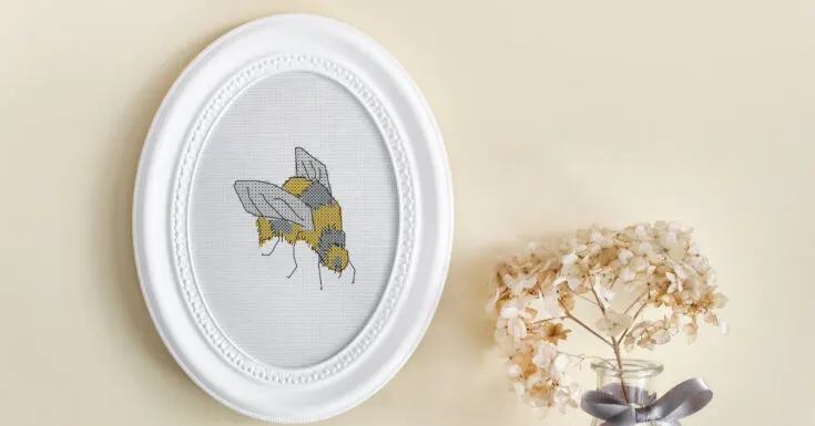 DIY Honey Bee Garland Decoration