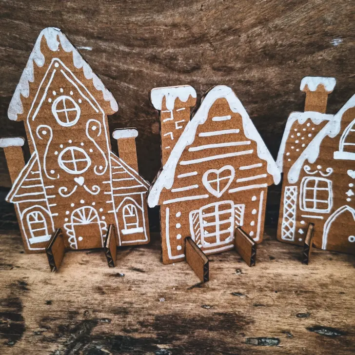 DIY Cardboard Box Gingerbread Houses (+Free Templates)