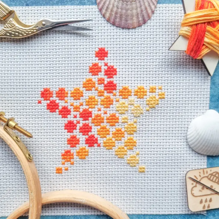 starfish cross stitch pattern (free pdf)