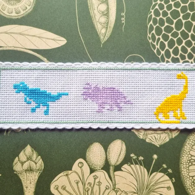 Free Dinosaur bookmark cross stitch pattern