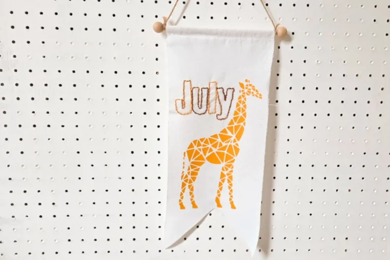 DIY July wall hanging (+ free template)